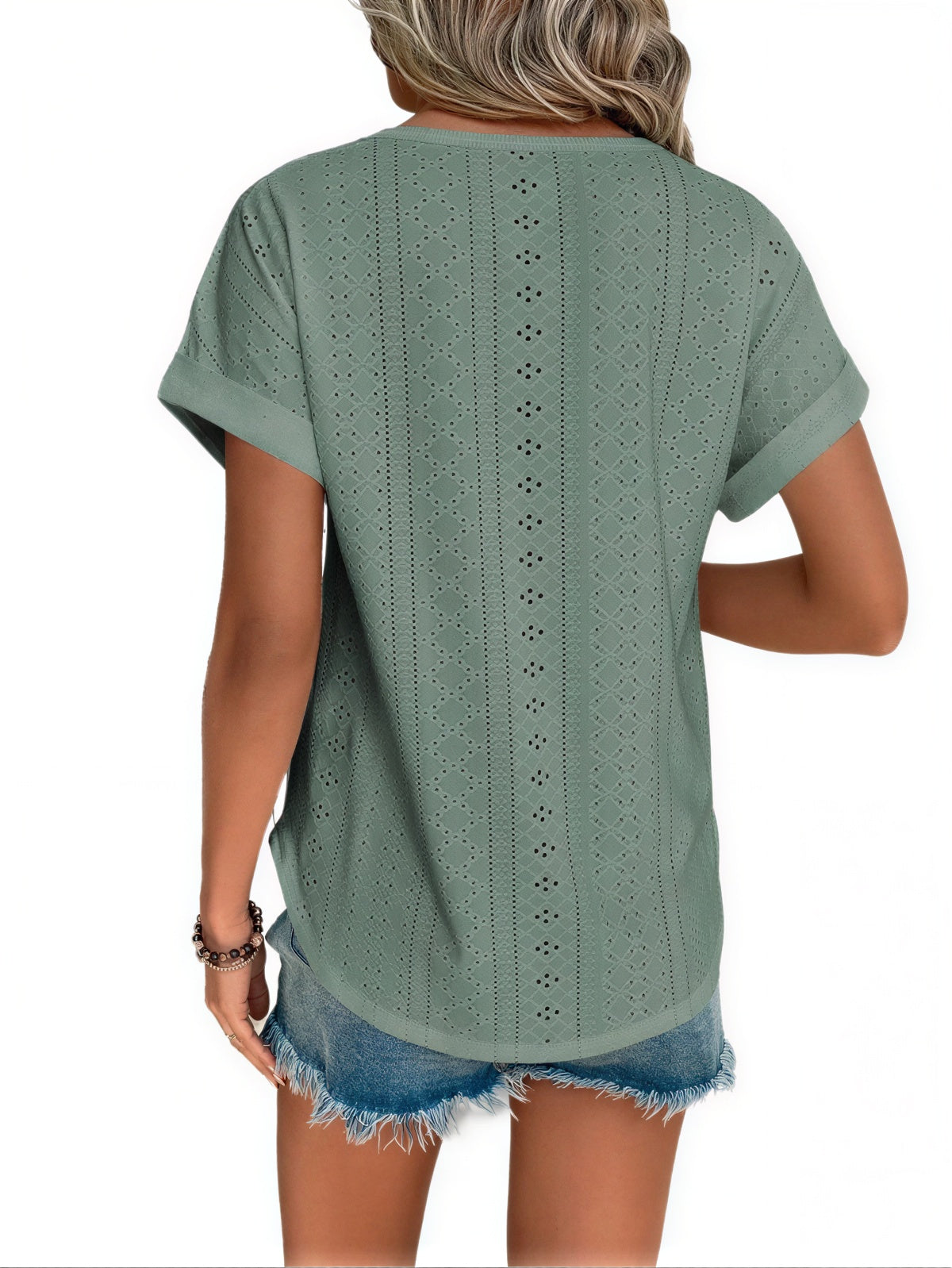 Claire - Vrouwen T-shirt met Oogjesdetails