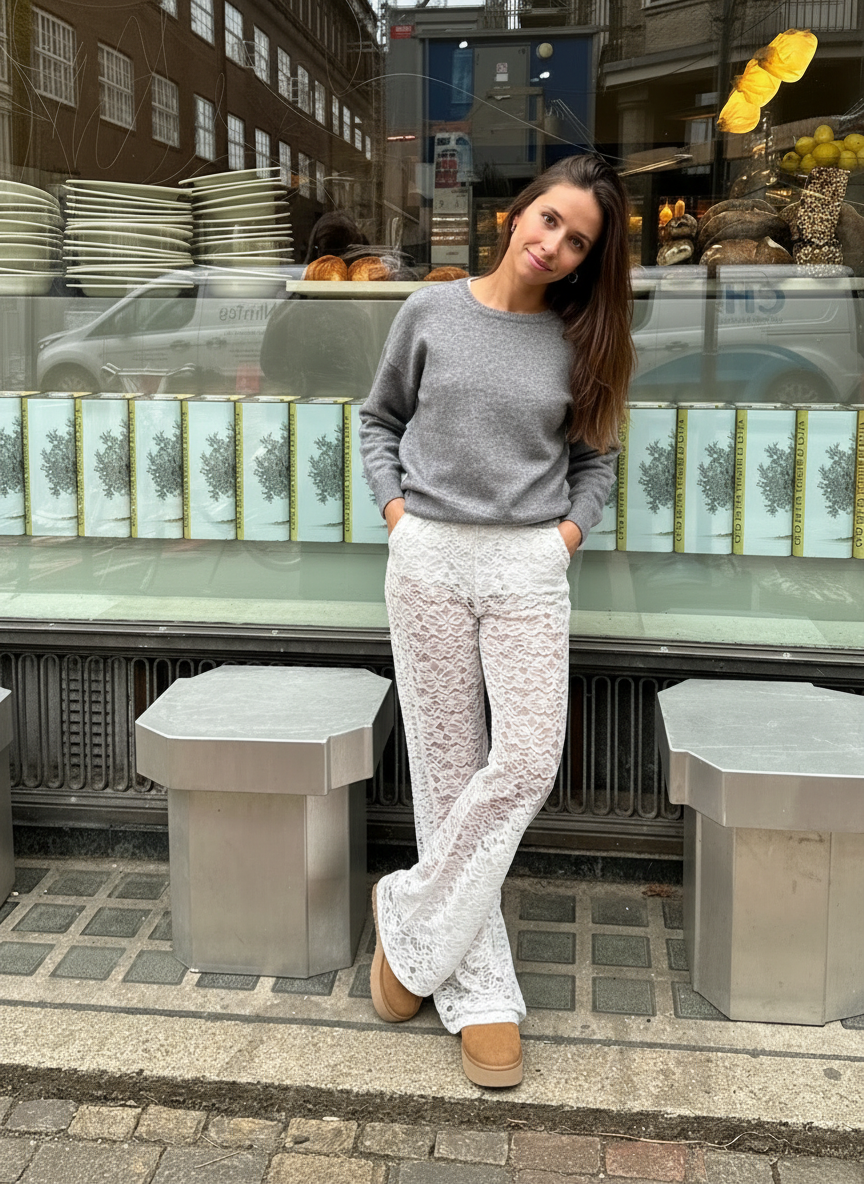 Rina - Modieuze Dames Transparante Bloemenkant Overlay Broek