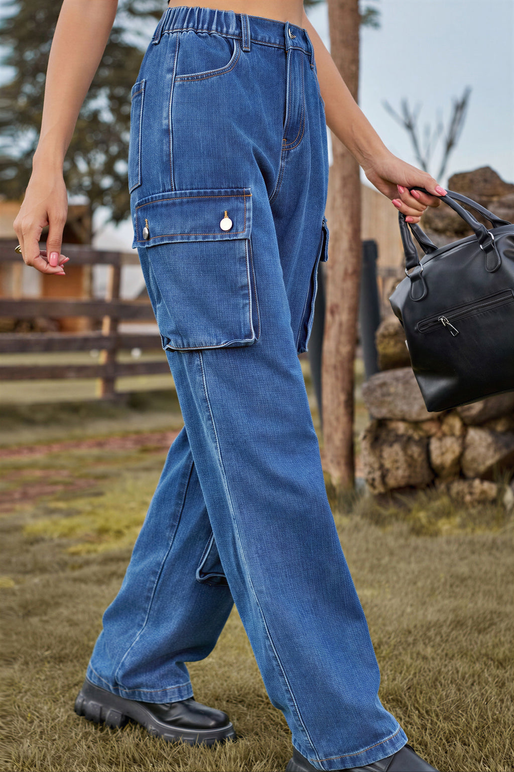 Carrie - Young adults and fashion-conscious individuals Multiple cargo pockets and corduroy texture Cargo Pants