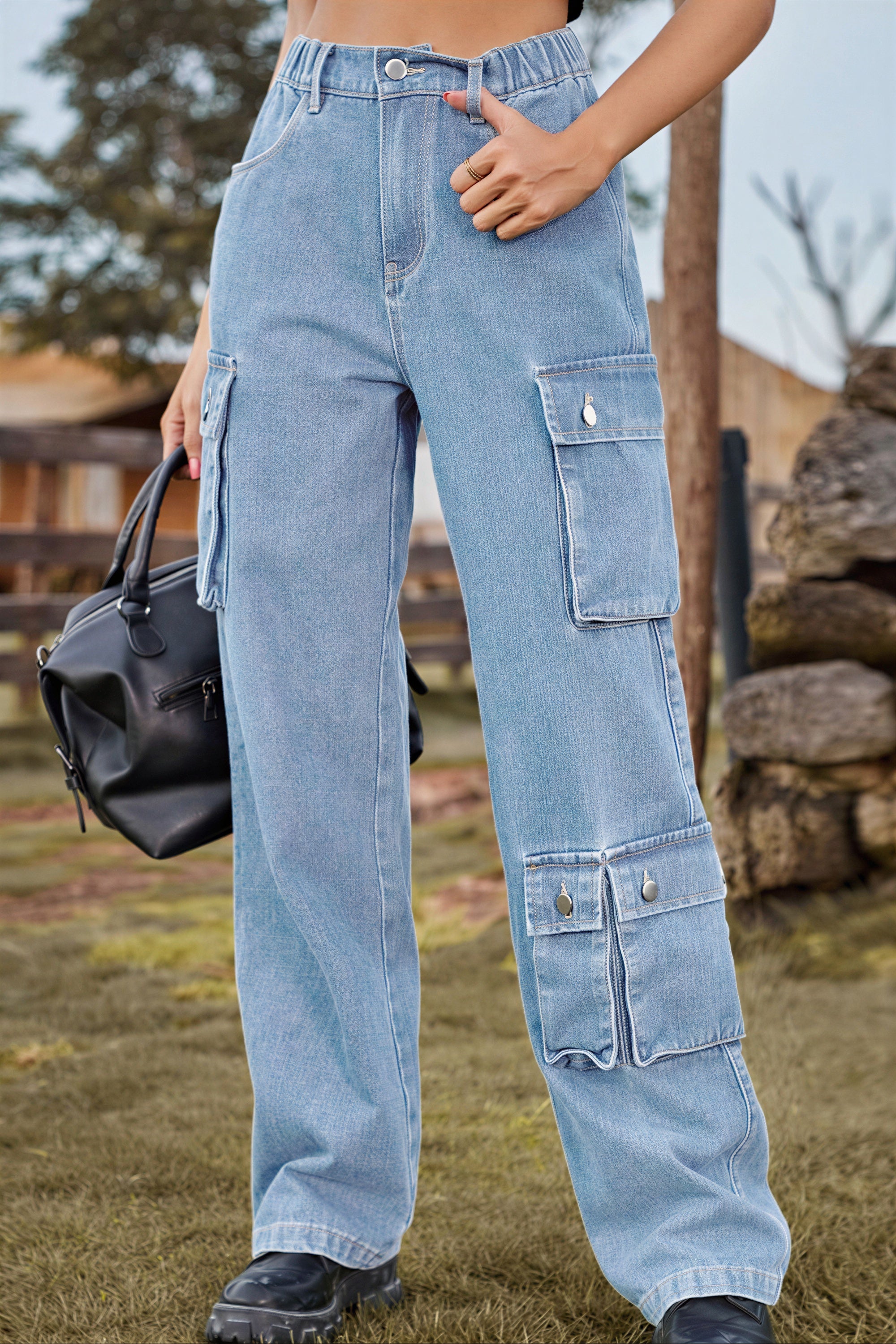 Carrie - Young adults and fashion-conscious individuals Multiple cargo pockets and corduroy texture Cargo Pants