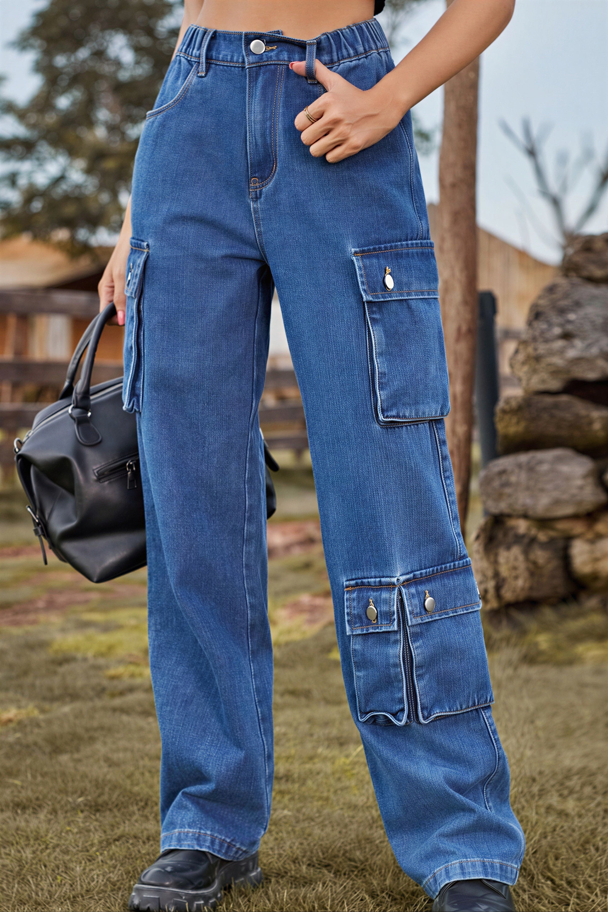Carrie - Young adults and fashion-conscious individuals Multiple cargo pockets and corduroy texture Cargo Pants