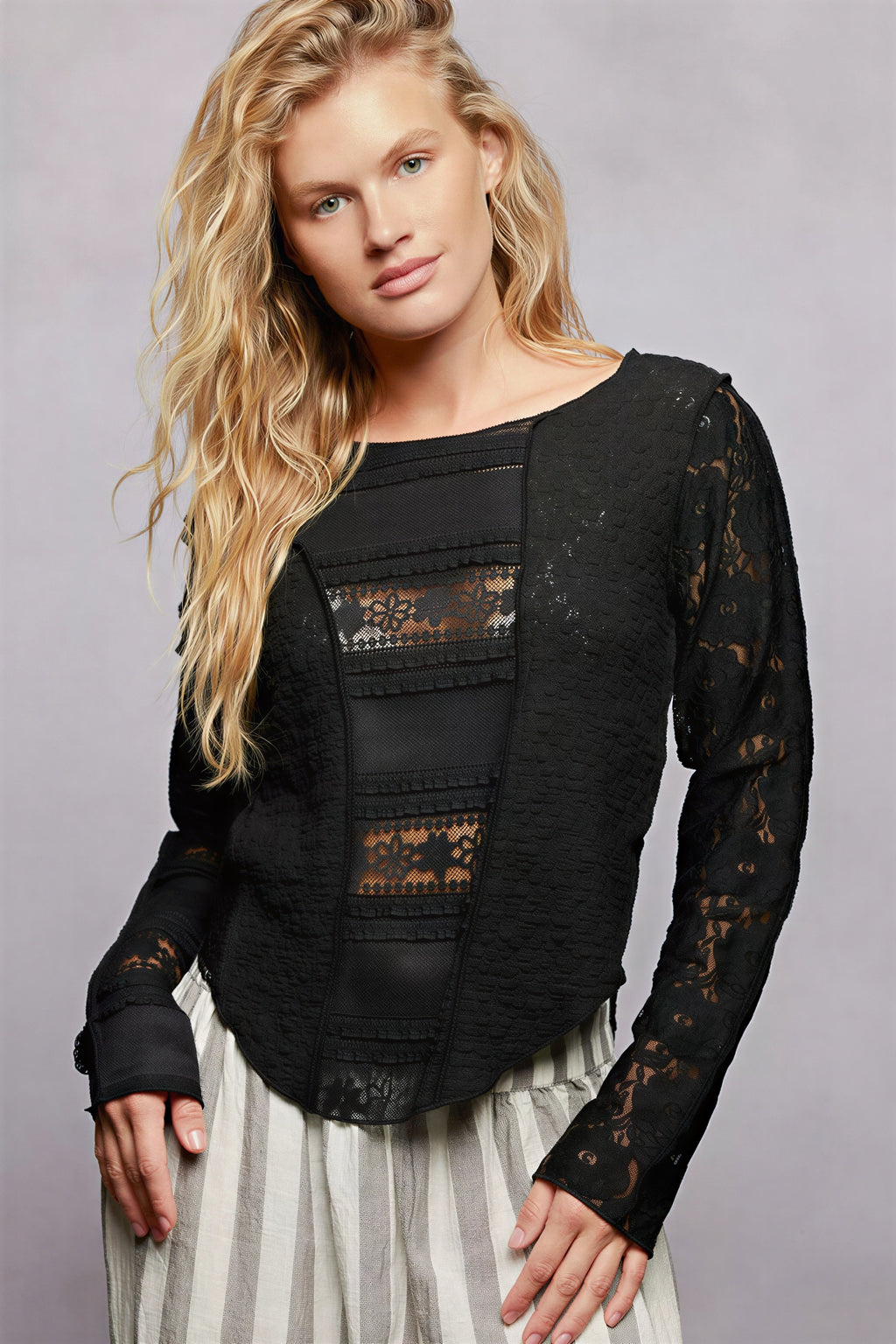 Makena - Vrouwen kantdetails en getextureerde stof Top