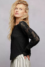 Makena - Vrouwen kantdetails en getextureerde stof Top