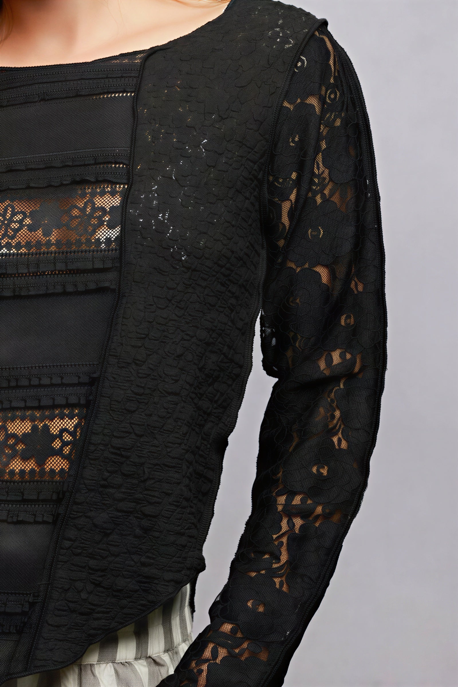 Makena - Vrouwen kantdetails en getextureerde stof Top