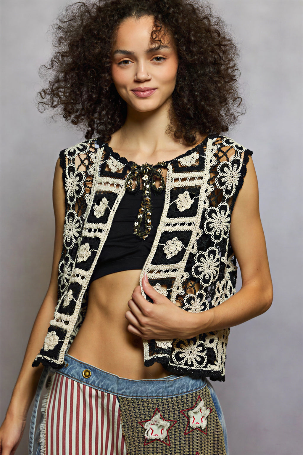 Jana - Jongvolwassenen & modebewuste Crochet breisel met kralennek Vest