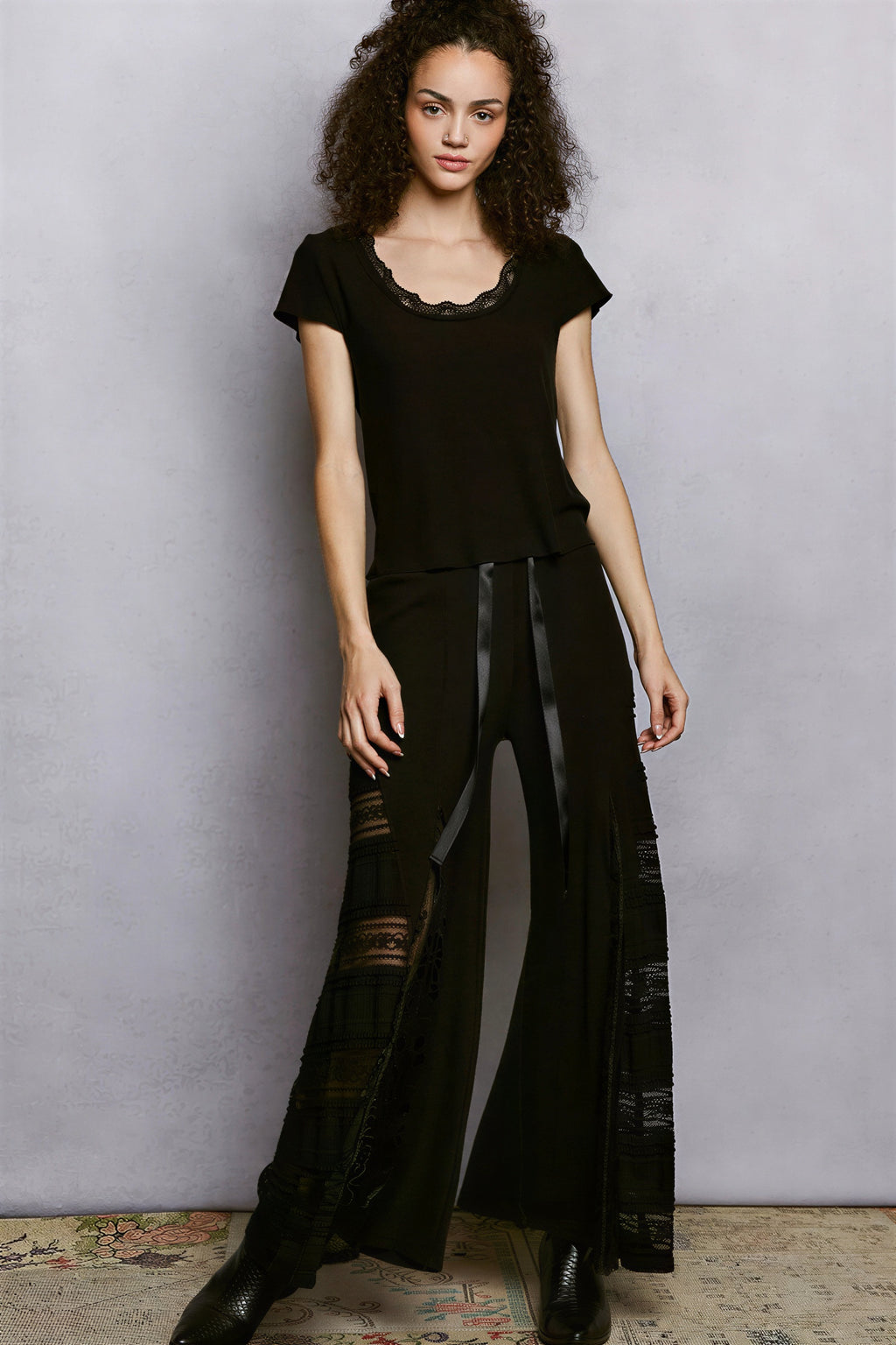 Tamar - Women Lace trim neckline T-shirt