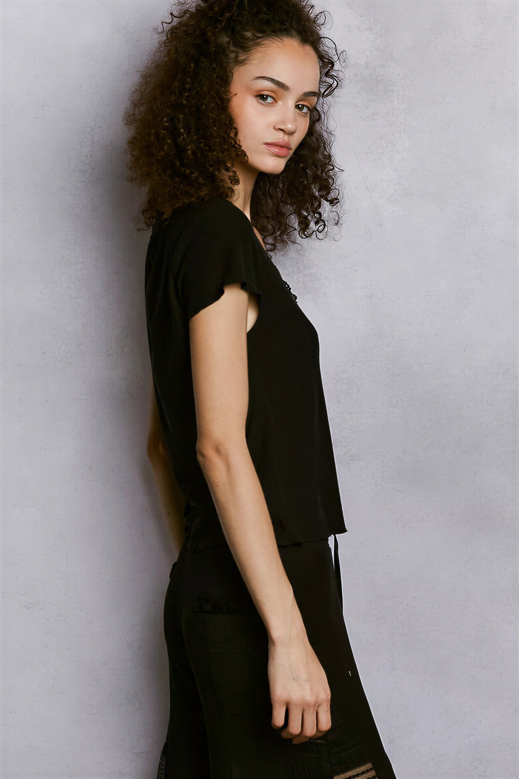Tamar - Women Lace trim neckline T-shirt