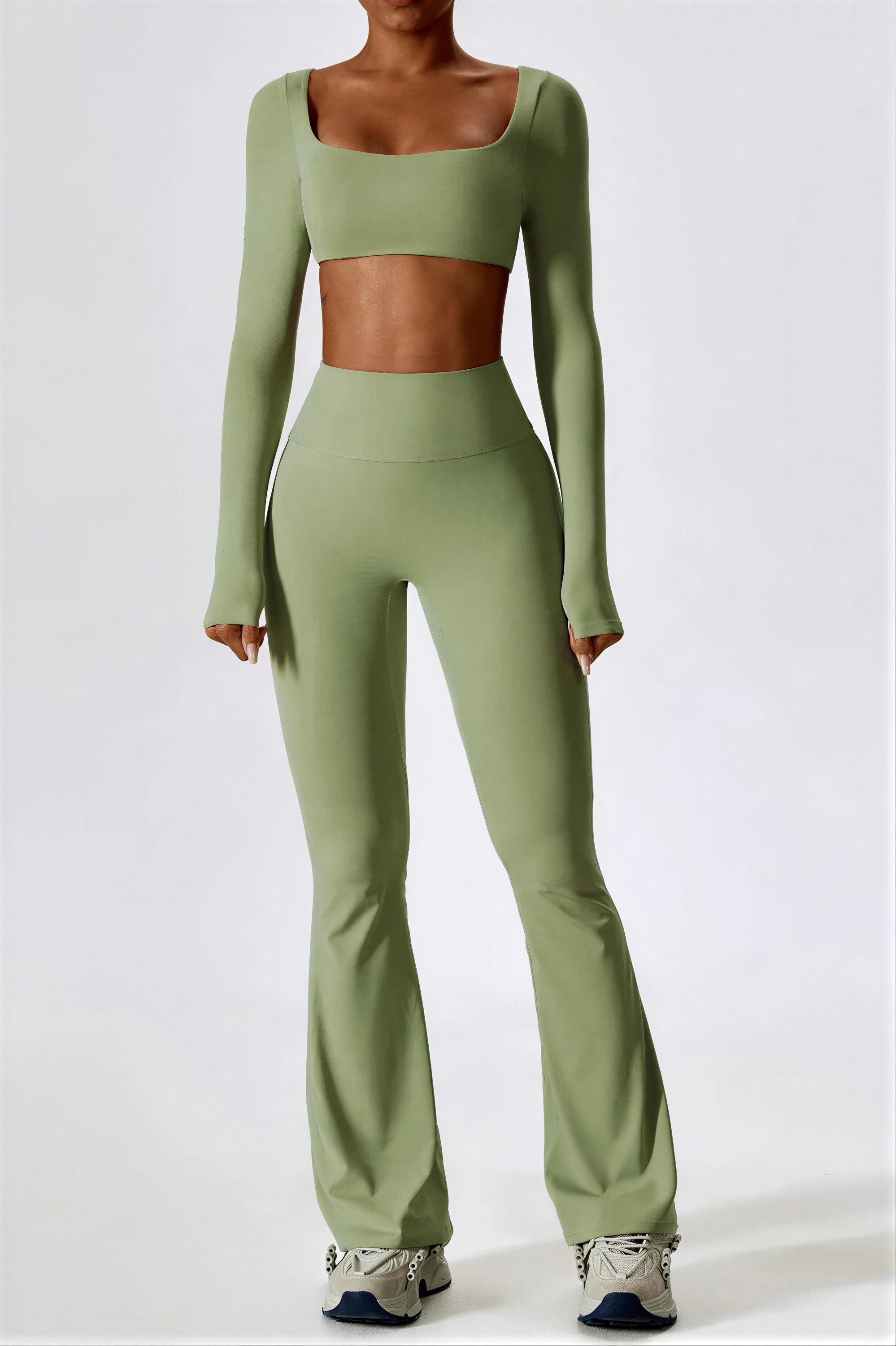 Clarissa - actieve vrouwen vierkante halslijn crop top met flare leggings set