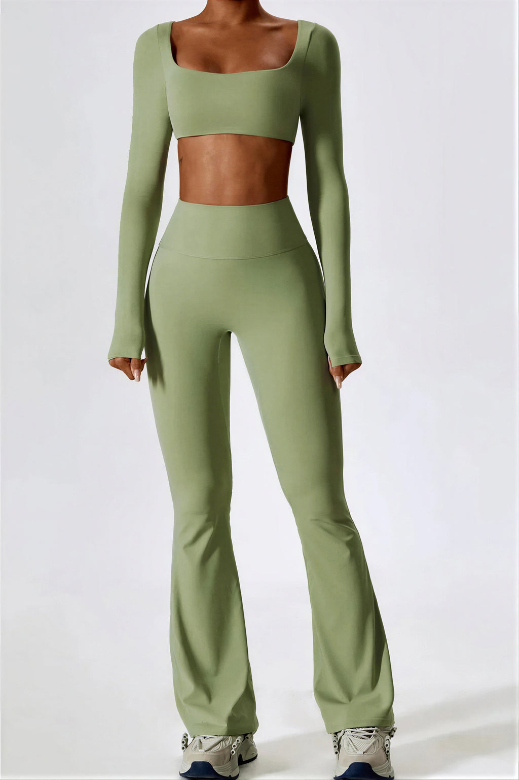 Clarissa - actieve vrouwen vierkante halslijn crop top met flare leggings set