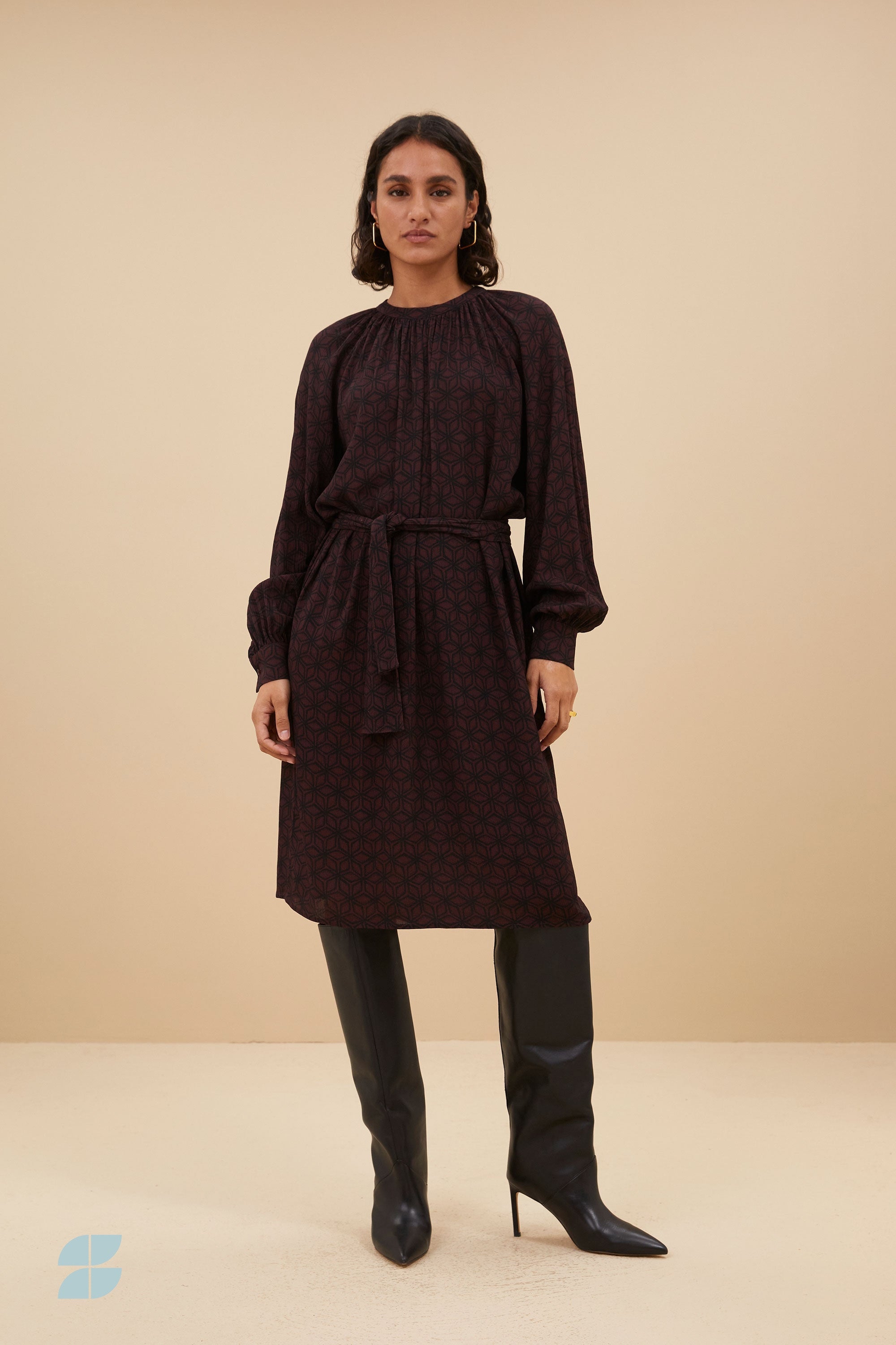 Zaniyah - Vrouwen Jurk met Geometrisch Patroon en Geplooide Halslijn