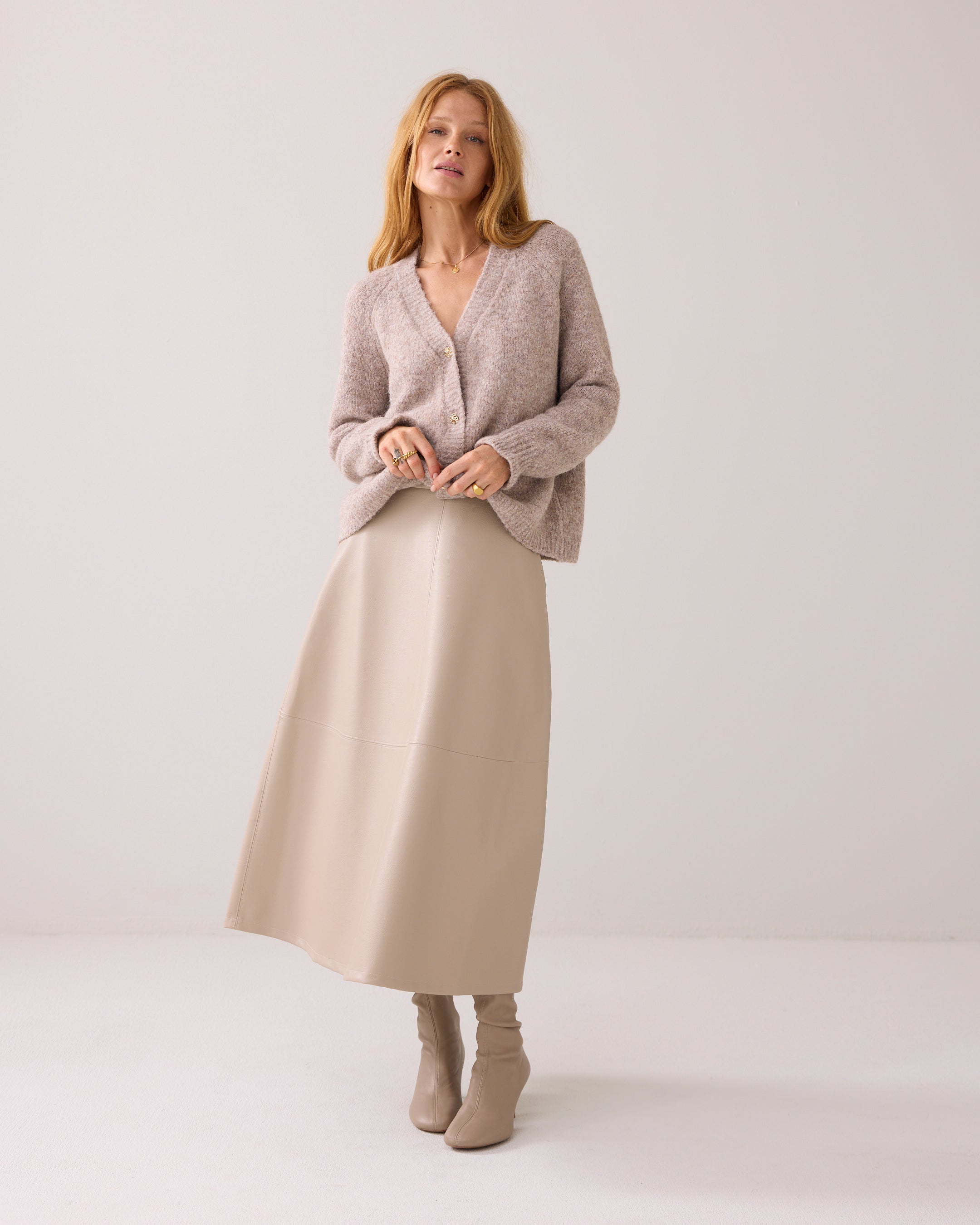 Gregoria - Dames Vest met Goudkleurige Knopen