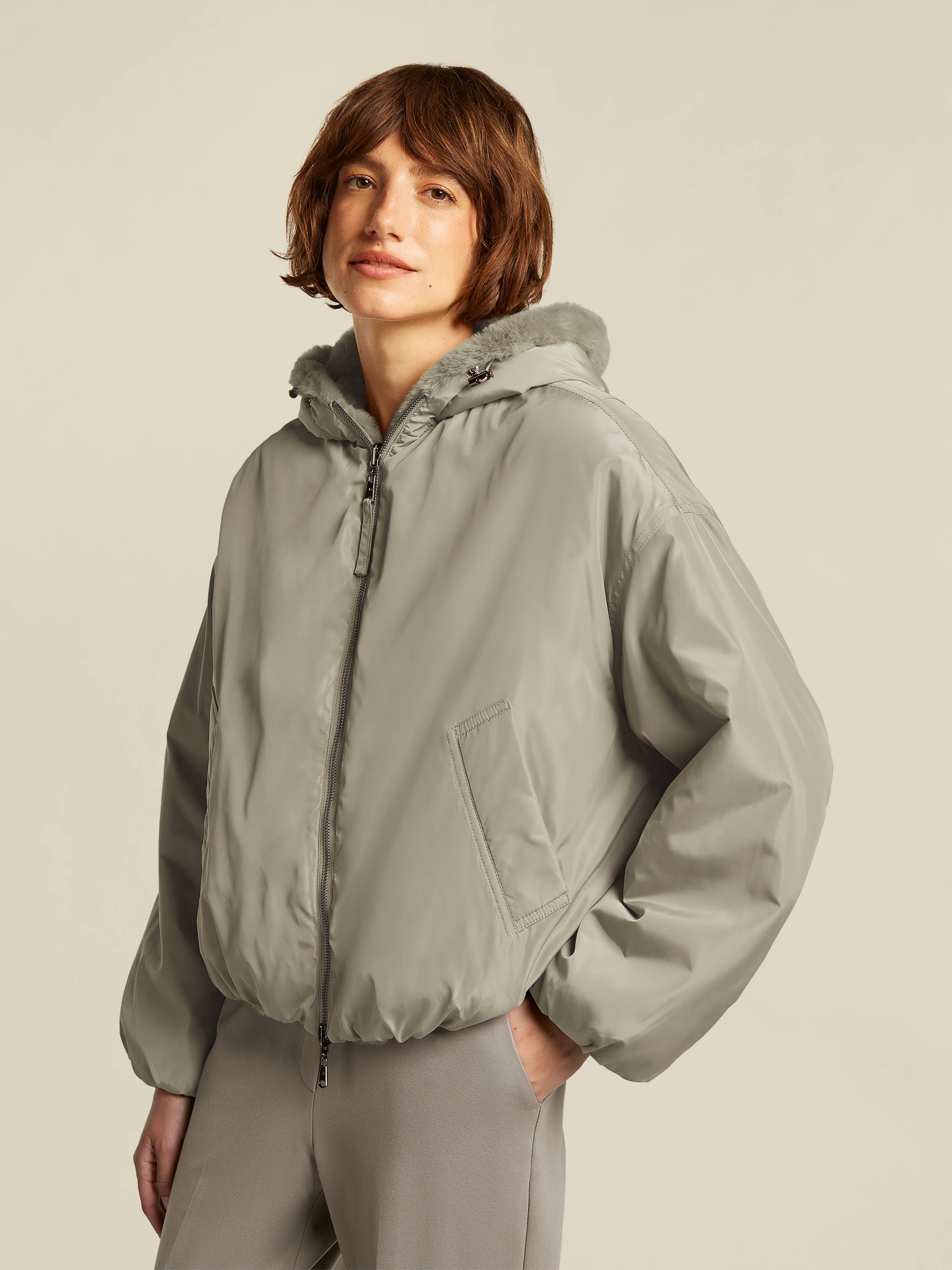Laya - Vrouwen Oversized Capuchon Faux Fur Jas